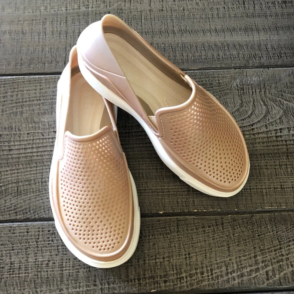 CROCS Roka Slip On - Picture 2 of 9